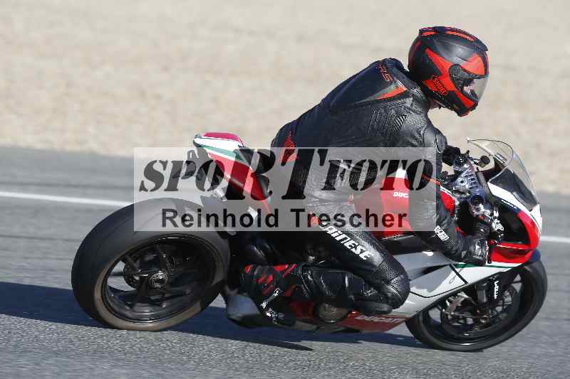 /02 28.-31.01.2025 Moto Center Thun Jerez/gruen-green/92